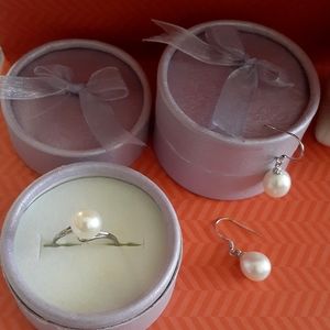 SET OF EARRINGS & RING 💮  Fresh Water Pearls NEW
